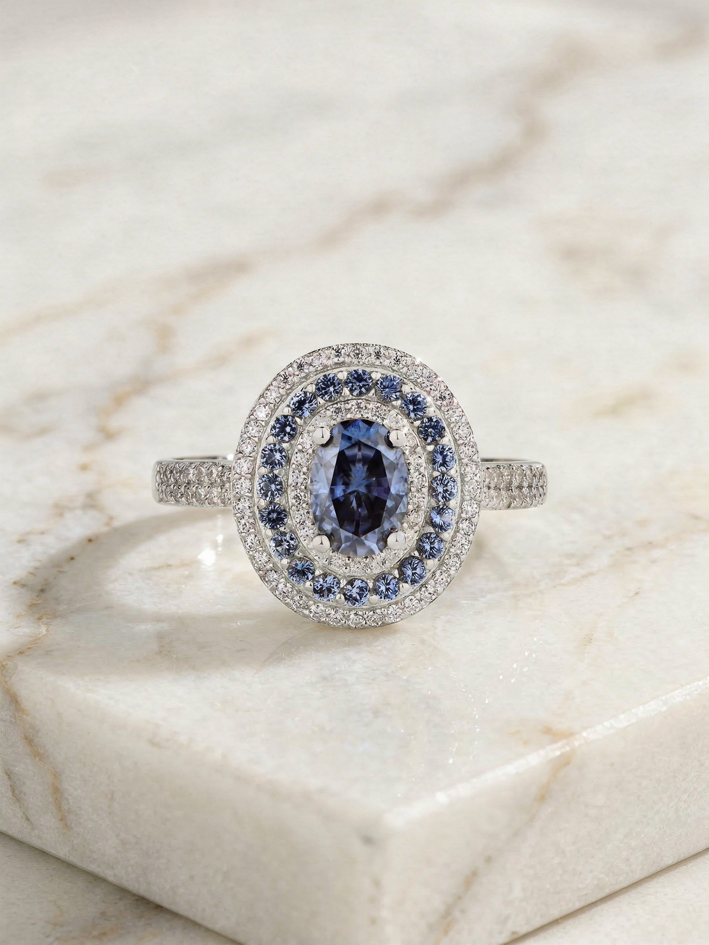 Anillo Zafiro Celestial de Moissanita